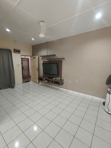 Apartment for Rent at Beverly Hills 3 - Stev Yap - Living Room - PropertyGuru.com.my