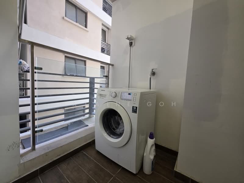 Condominium for Rent at Bay Point @ Country Garden Danga Bay - Nataine Goh - Balcony - PropertyGuru.com.my