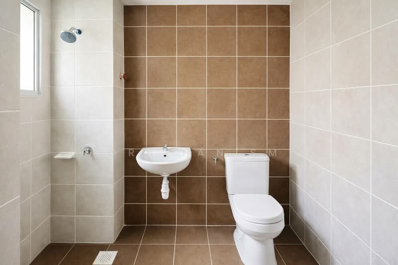Terraced House for Sale in Banting (Selangor) - Norafian SMH - Bathroom - PropertyGuru.com.my