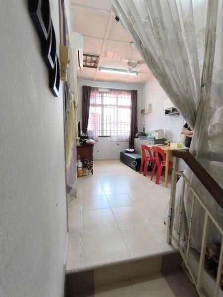 2-storey Terraced House for Sale in Taman Setia Indah (Tebrau) - Bess Wong - Living Room - PropertyGuru.com.my