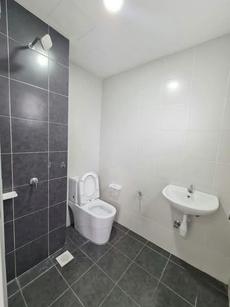 Apartment for Rent at D'Cerrum Apartment - Jacqueline San - Bathroom - PropertyGuru.com.my