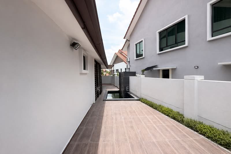Terraced House for Sale in Bandar Kinrara Seksyen 1 (Bandar Kinrara) - CK Yee - Exterior - PropertyGuru.com.my