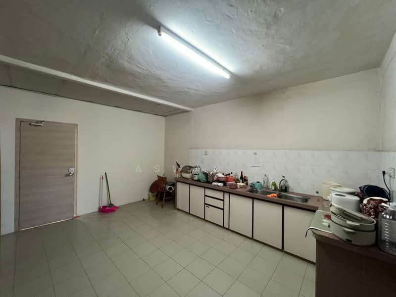 Shop / Office for Sale in Taman Desa Damai (Bukit Mertajam) - Aswad . - Pantry - PropertyGuru.com.my