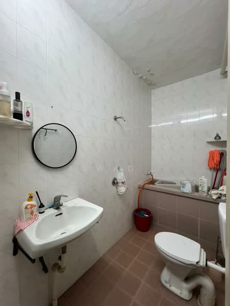 Shop / Office for Sale in Taman Desa Damai (Bukit Mertajam) - Aswad . - Bathroom - PropertyGuru.com.my