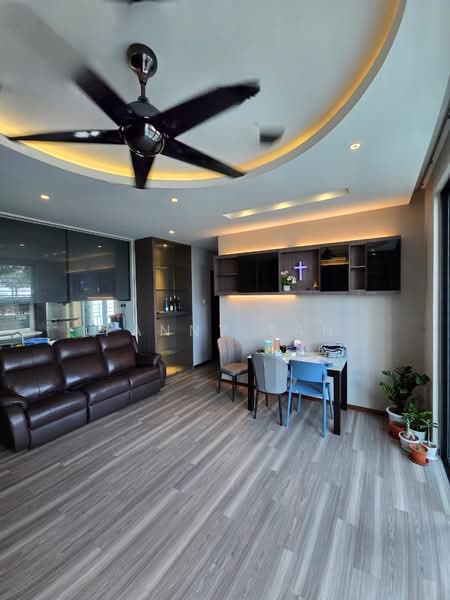 Crescent Bay Suites (Teluk Bayu) untuk Untuk Dijual - RM 498,000, Apr 2026 - Living Room - PropertyGuru.com.my