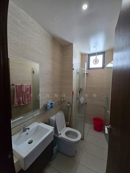 Crescent Bay Suites (Teluk Bayu) untuk Untuk Dijual - RM 498,000, Apr 2026 - Bathroom - PropertyGuru.com.my