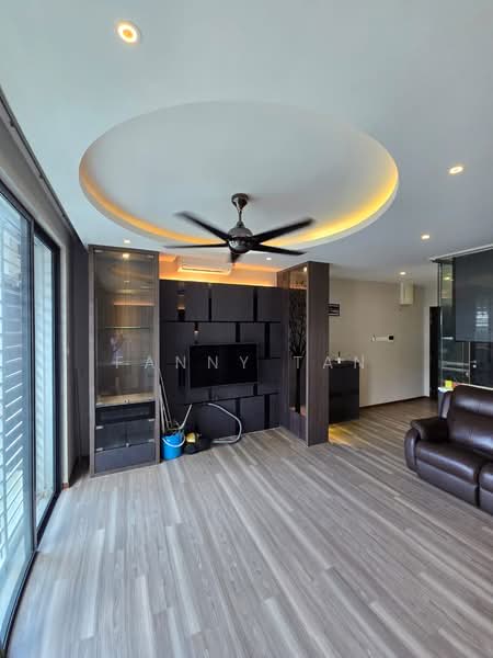 Crescent Bay Suites (Teluk Bayu) untuk Untuk Dijual - RM 498,000, Apr 2026 - Living Room - PropertyGuru.com.my