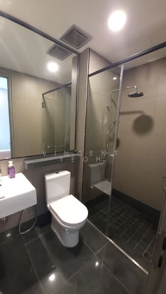 Service Residence for Rent at Bloomsvale Menara Vista Petaling - Vincent Yeoh - Bathroom - PropertyGuru.com.my