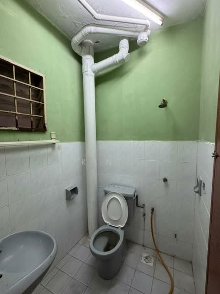 Teratai Mewah Condominium untuk Untuk Dijual - RM 310,000, Apr 2026 - Bathroom - PropertyGuru.com.my