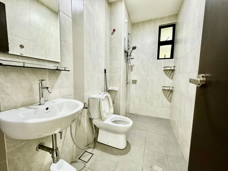 Service Residence for Sale at Sky Breeze Service Apartment - Justin Lee - Bathroom - PropertyGuru.com.my