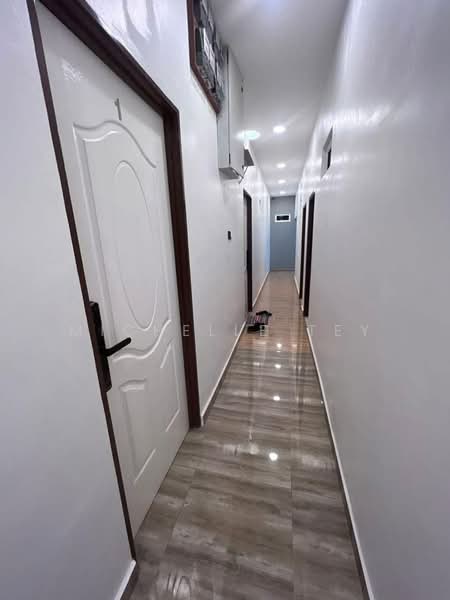 1-storey Terraced House for Sale in Taman Pelangi (Johor Bahru) - Michelle Tey - Corridor - PropertyGuru.com.my