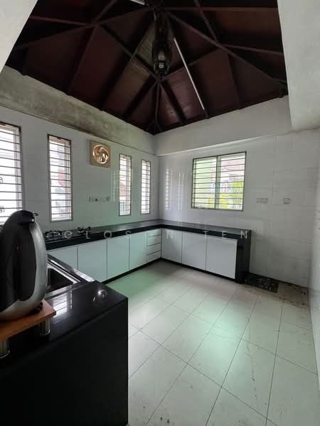 2-storey Terraced House for Sale in Taman Mutiara Rini (Skudai) - Gloson Ten - Kitchen - PropertyGuru.com.my
