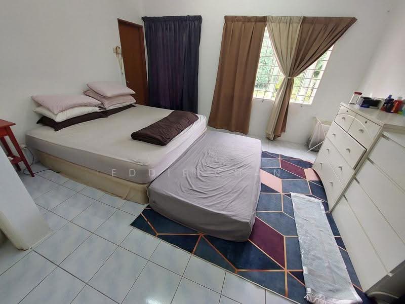 2-storey Terraced House for Sale in Ukay Perdana (Ulu Kelang) - Eddie Chan - Bedroom - PropertyGuru.com.my