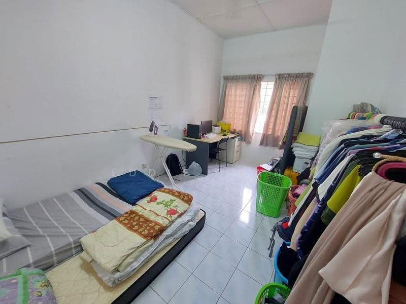 2-storey Terraced House for Sale in Ukay Perdana (Ulu Kelang) - Eddie Chan - Bedroom - PropertyGuru.com.my