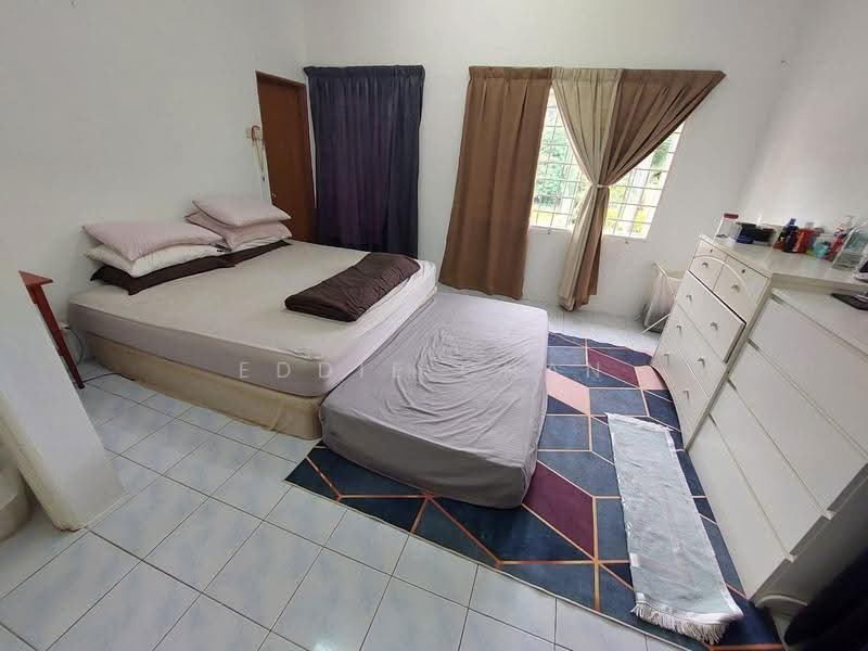 2-storey Terraced House for Sale in Ukay Perdana (Ulu Kelang) - Eddie Chan - Bedroom - PropertyGuru.com.my