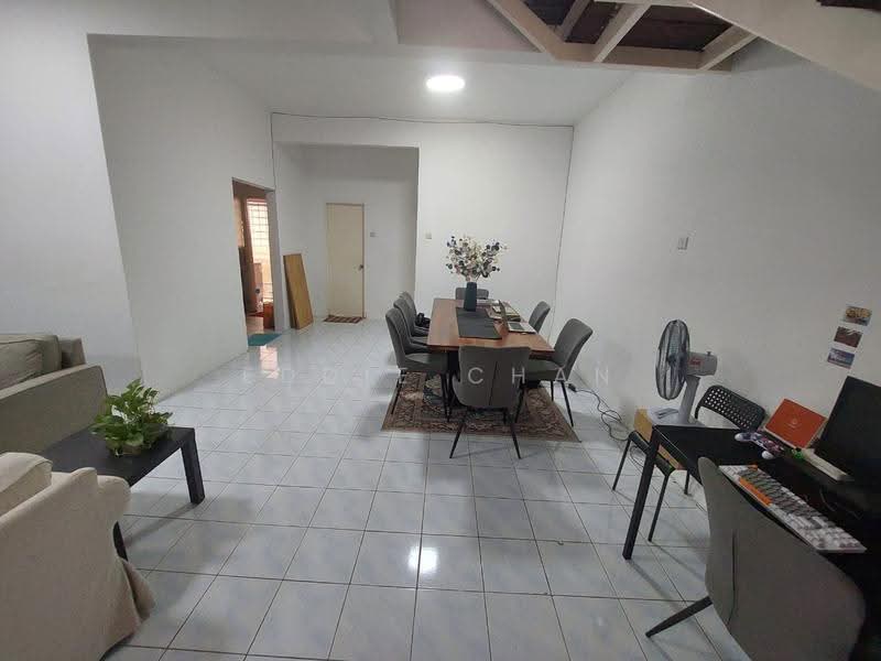 2-storey Terraced House for Sale in Ukay Perdana (Ulu Kelang) - Eddie Chan - Dining Room - PropertyGuru.com.my