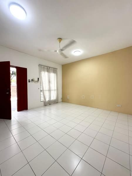 2-storey Terraced House for Rent in Shah Alam (Selangor) - Louise Ooi - Living Room - PropertyGuru.com.my