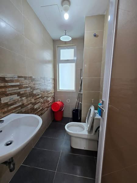 Service Residence for Sale at TriTower Residence @ Johor Bahru Sentral - Brandon Tee - Bathroom - PropertyGuru.com.my