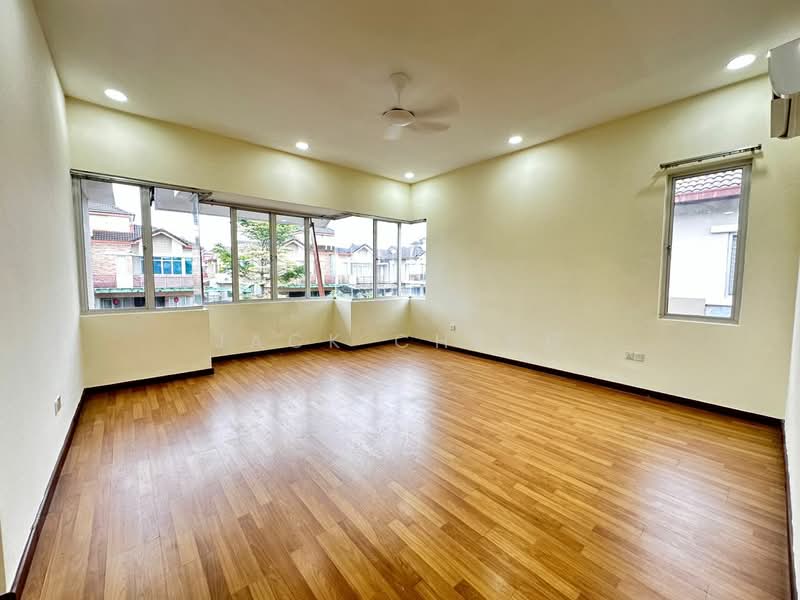 Semi-Detached House for Sale in Taman Anggun (Rawang) - Jack Cheng - Living Room - PropertyGuru.com.my