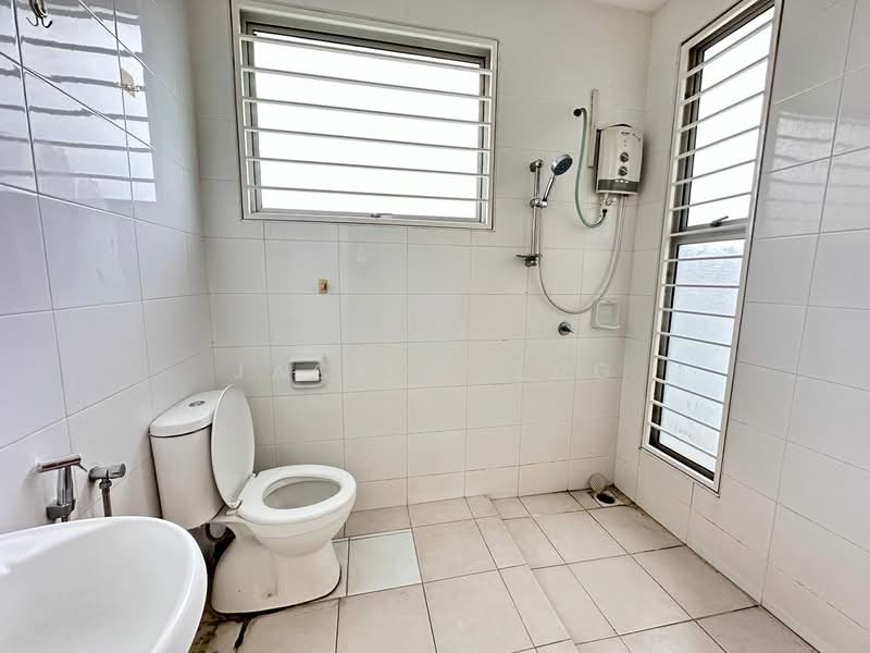 Semi-Detached House for Sale in Taman Anggun (Rawang) - Jack Cheng - Bathroom - PropertyGuru.com.my