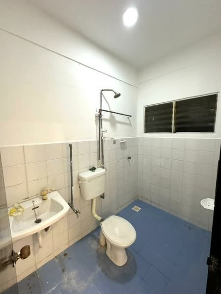 Rumah Teres 2 Tingkat untuk Disewa di Taman Putri Kulai (Kulai) - Mavis Hew - Bathroom - PropertyGuru.com.my