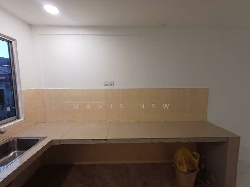 2-storey Terraced House for Rent in Johor Bahru (Johor) - Mavis Hew - Kitchen - PropertyGuru.com.my