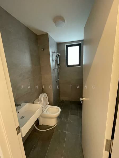 Service Residence for Sale at SUNSURIA FORUM SERVICED APARTMENT - Janice Tang - Bathroom - PropertyGuru.com.my