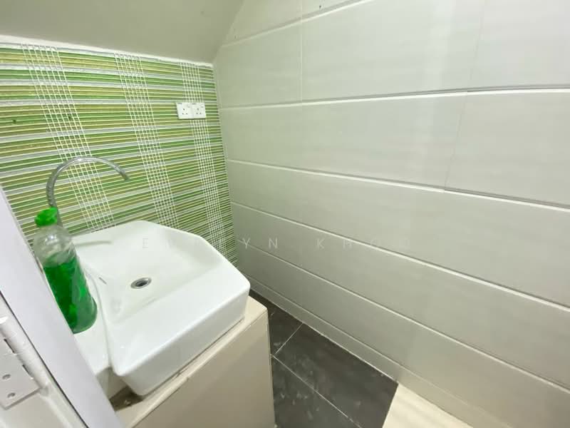 Shop for Sale in One Sierra (Selayang) - Evelyn Khoo - Bathroom - PropertyGuru.com.my