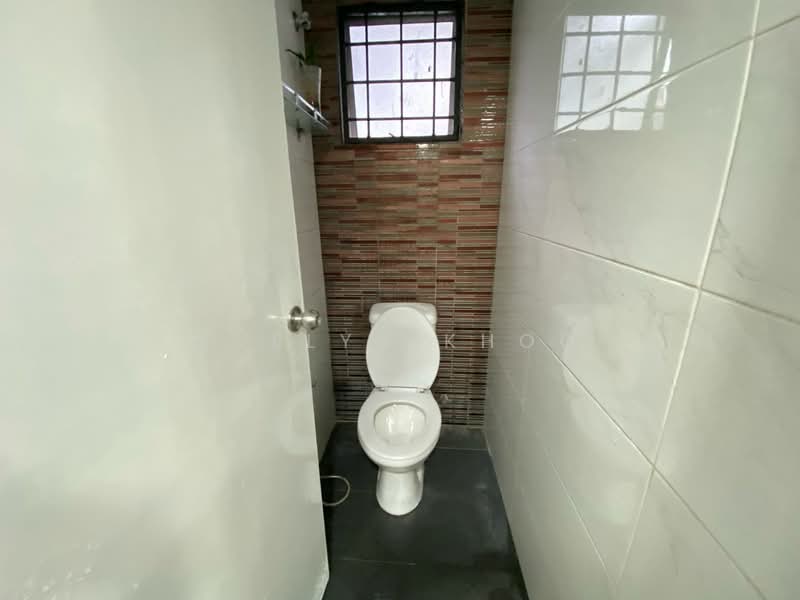 Shop for Sale in One Sierra (Selayang) - Evelyn Khoo - Toilet - PropertyGuru.com.my