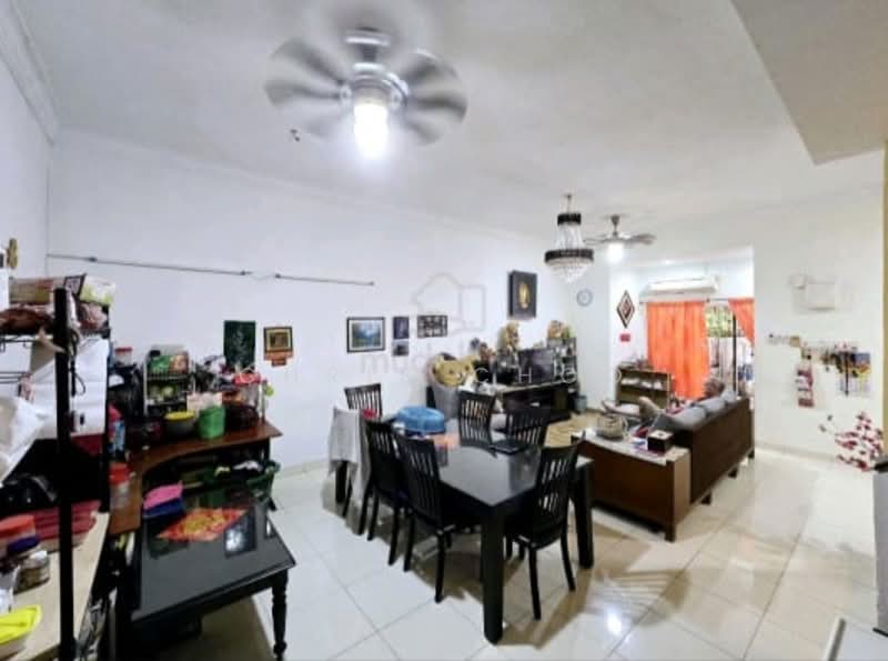 Terraced House for Sale in Seri Kembangan (Selangor) - Chris Choo - Living Room - PropertyGuru.com.my