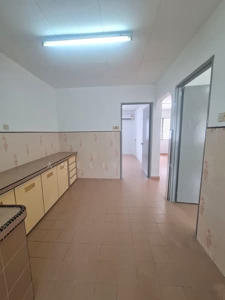 Flat for Sale at Taman Lip Sin Block 6 - Amelie Soh - Kitchen - PropertyGuru.com.my