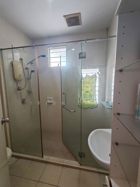 Kemuning Utama untuk Untuk Dijual - RM 818,000, Apr 2026 - Bathroom - PropertyGuru.com.my