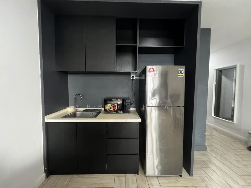 SOHO @ Empire City untuk Untuk Disewa - RM 1,300 /bulan, Apr 2026 - Kitchen - PropertyGuru.com.my