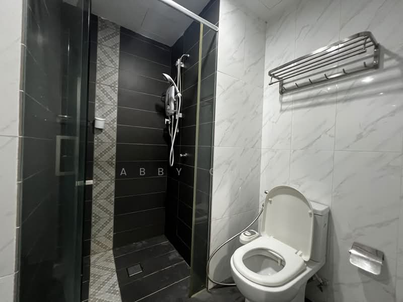 SOHO @ Empire City untuk Untuk Disewa - RM 1,300 /bulan, Apr 2026 - Bathroom - PropertyGuru.com.my