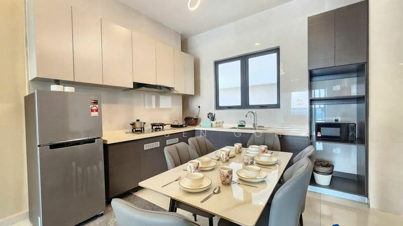 Bay Point @ Country Garden Danga Bay untuk Untuk Disewa - RM 3,000 /bulan, Apr 2026 - Kitchen - PropertyGuru.com.my