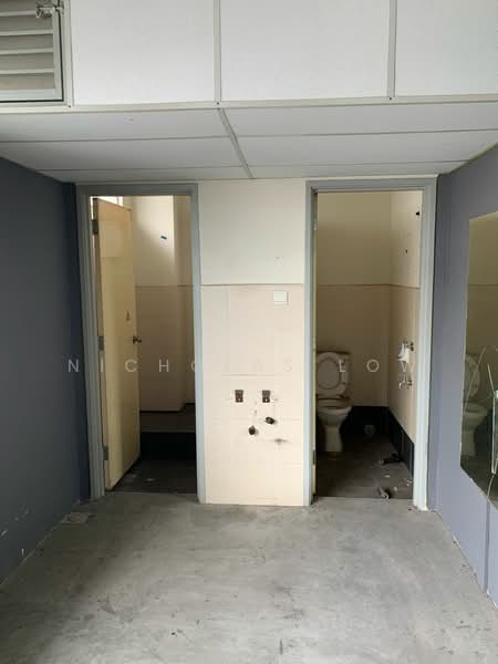 Office for Rent in Taman Ungku Tun Aminah (Skudai) - Nicholas Low - Bathroom - PropertyGuru.com.my