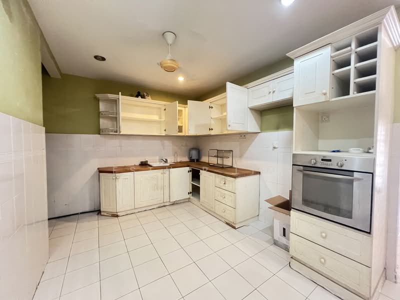 2-storey Terraced House for Sale in Seksyen 4 (Kota Damansara) - Esther Lim - Kitchen - PropertyGuru.com.my