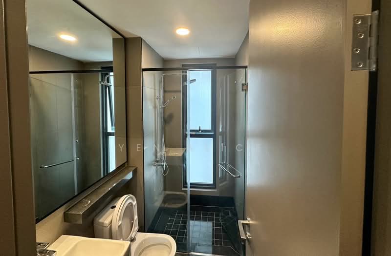 Service Residence for Sale at Bloomsvale Menara Vista Petaling - Yen Alice - Bathroom 2 - PropertyGuru.com.my