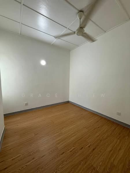 For Sale - Taman Molek