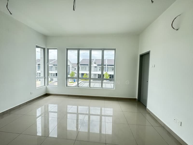 2-storey Terraced House for Sale in Amverton Hills (Sungai Buloh) - Tris Jong - PropertyGuru.com.my