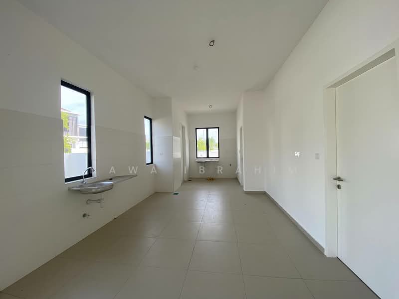 Hijayu 2 Resort Home Bandar Sri Sendayan untuk Untuk Dijual - RM 890,000, Apr 2026 - Kitchen - PropertyGuru.com.my
