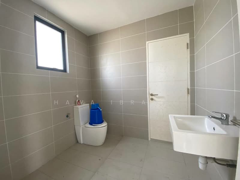 Hijayu 2 Resort Home Bandar Sri Sendayan untuk Untuk Dijual - RM 890,000, Apr 2026 - Bathroom - PropertyGuru.com.my
