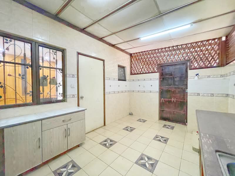 2.5-storey Terraced House for Sale in Putrajaya (Putrajaya) - Ashraf Azwan - Kitchen - PropertyGuru.com.my