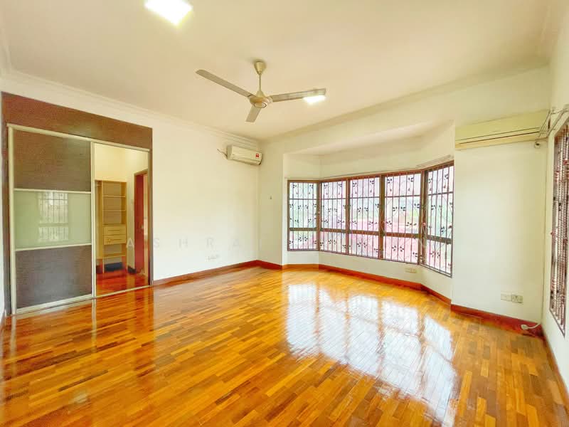 2.5-storey Terraced House for Sale in Putrajaya (Putrajaya) - Ashraf Azwan - Living Room - PropertyGuru.com.my