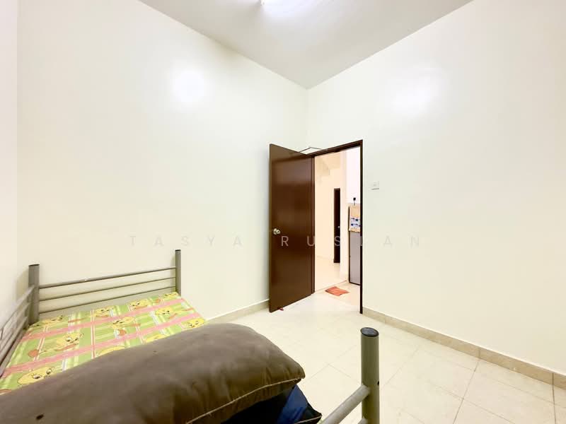 2-storey Terraced House for Sale in Desa Coalfields (Ijok) - Tasya Ruslan - Bedroom - PropertyGuru.com.my