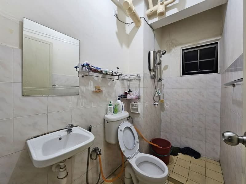 Apartment for Sale at Pangsapuri Mawar - Zul Syafiq - Bathroom - PropertyGuru.com.my