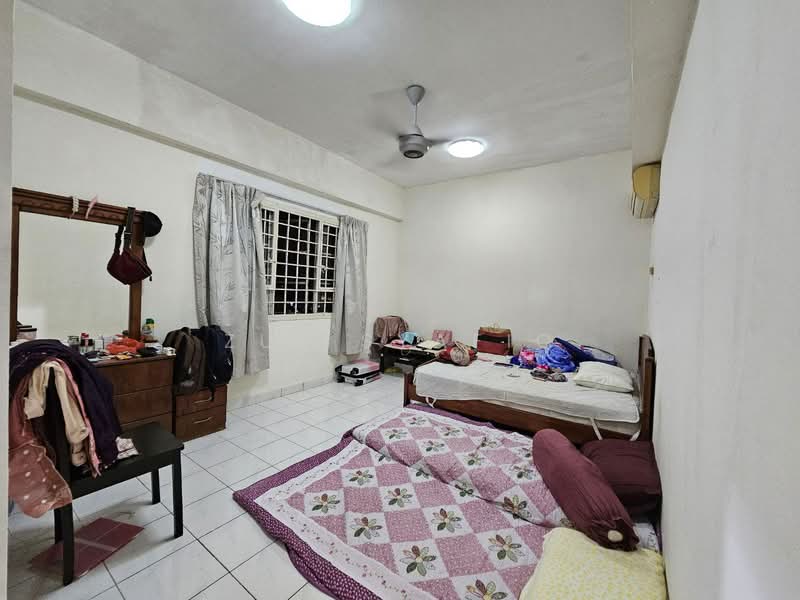 Apartment for Sale at Pangsapuri Mawar - Zul Syafiq - Bedroom - PropertyGuru.com.my