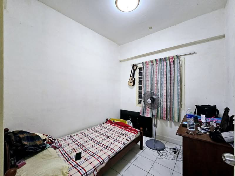 Apartment for Sale at Pangsapuri Mawar - Zul Syafiq - Bedroom - PropertyGuru.com.my