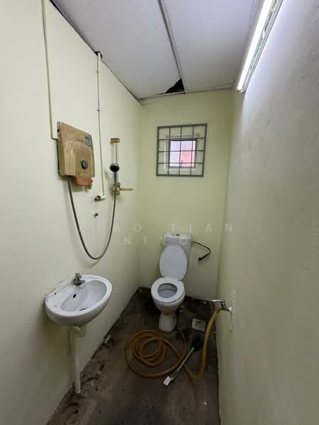 Taman Delima untuk Untuk Disewa - RM 600 /bulan, Apr 2026 - Bathroom - PropertyGuru.com.my