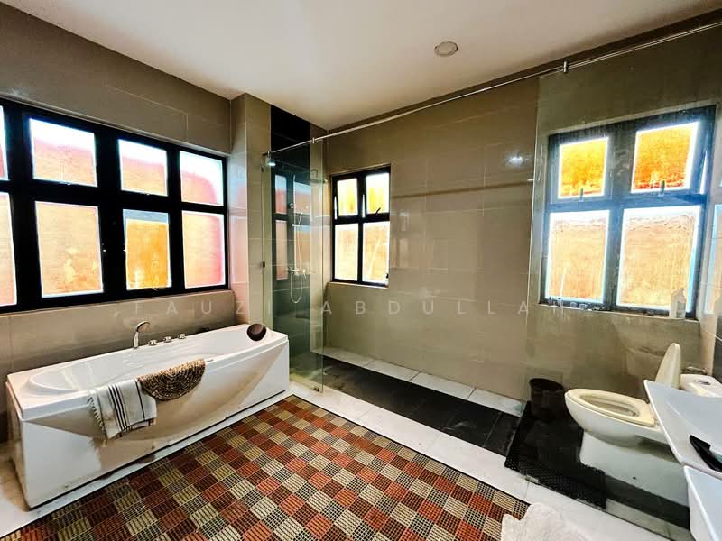 Bungalow for Sale in Seksyen 7 (Shah Alam) - Fauzi Abdullah - Bathroom - PropertyGuru.com.my